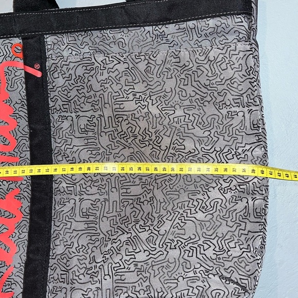 Keith Haring Art Bag - Picture 11 of 15
